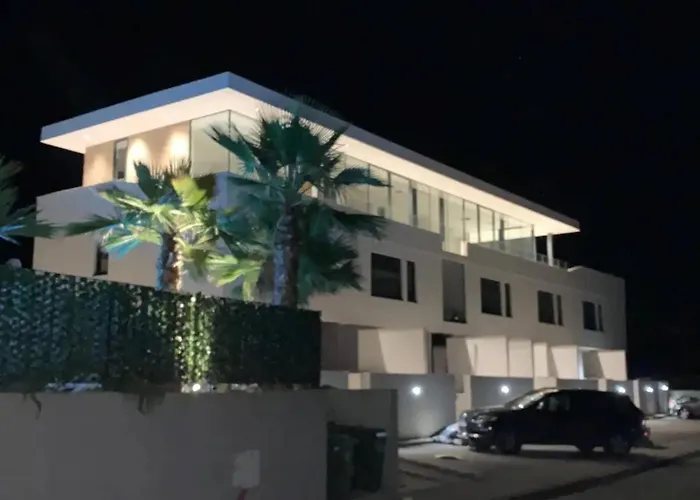 Dita Διαμέρισμα Τρογκίρ